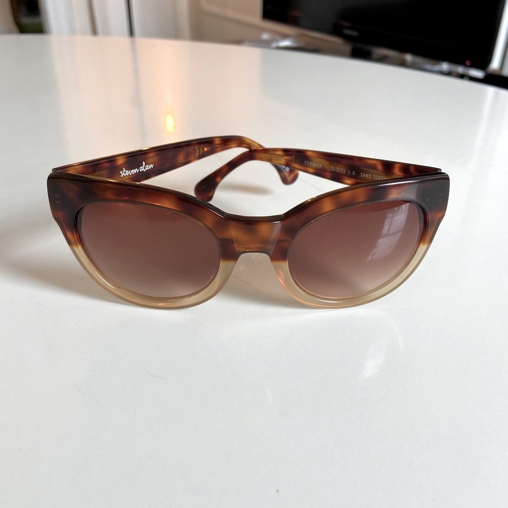 STEVEN ALAN / Cat-Eye Sunglasses / Tortoise